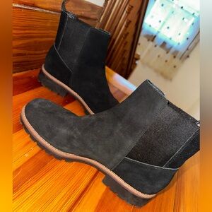 Crown Vintage Black Ankle Boots